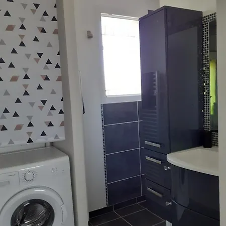 La Petite Maison Au Bord Du Canal T2 - 3étoiles - *