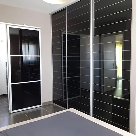 La Petite Maison Au Bord Du Canal T2 - 3etoiles -